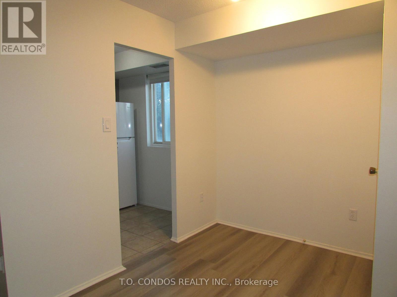 213 - 2001 Bonnymede Drive, Mississauga, Ontario  L5J 4H8 - Photo 9 - W12763232