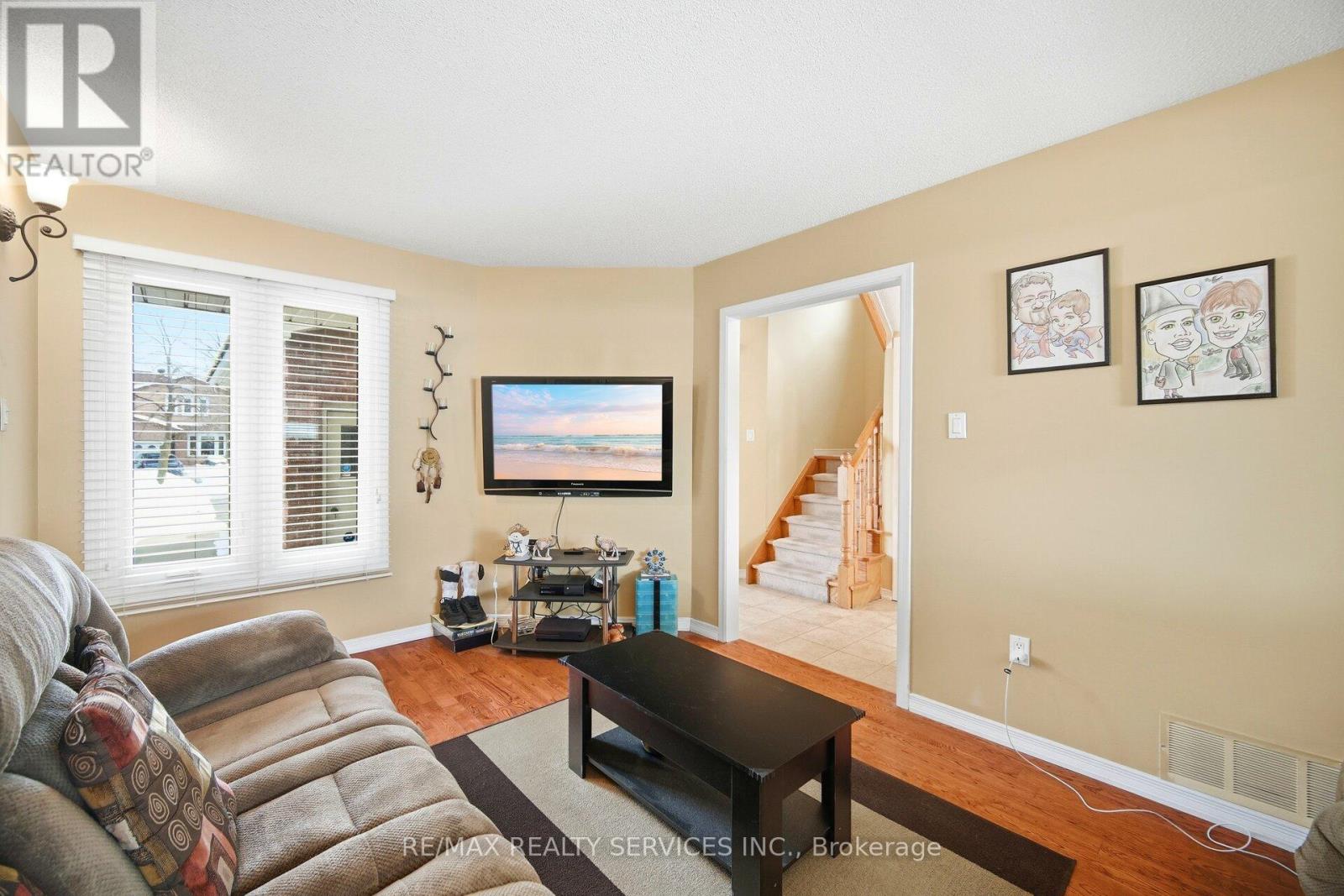 89 Candy Crescent, Brampton, Ontario  L6X 3T6 - Photo 9 - W12786838