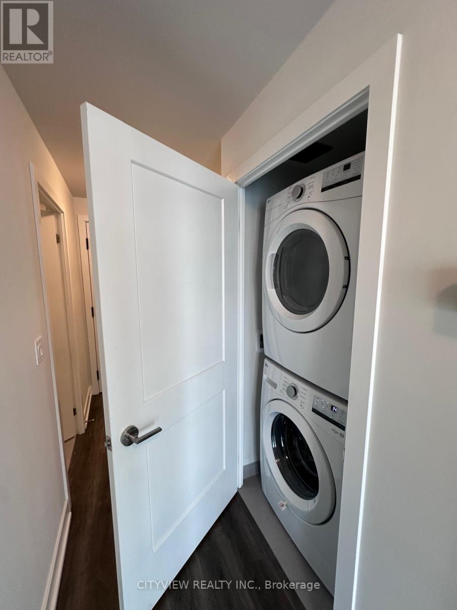 2104 - 430 Square One Drive, Mississauga, Ontario  L5B 0L6 - Photo 14 - W12787748