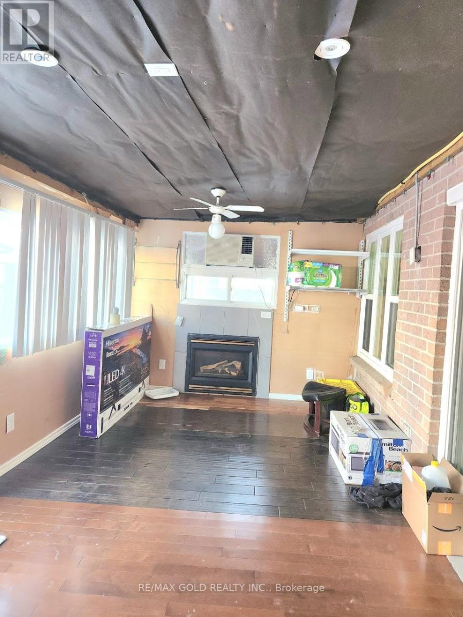 35 Kirk Drive, Brampton, Ontario  L6X 4E6 - Photo 5 - W12783704