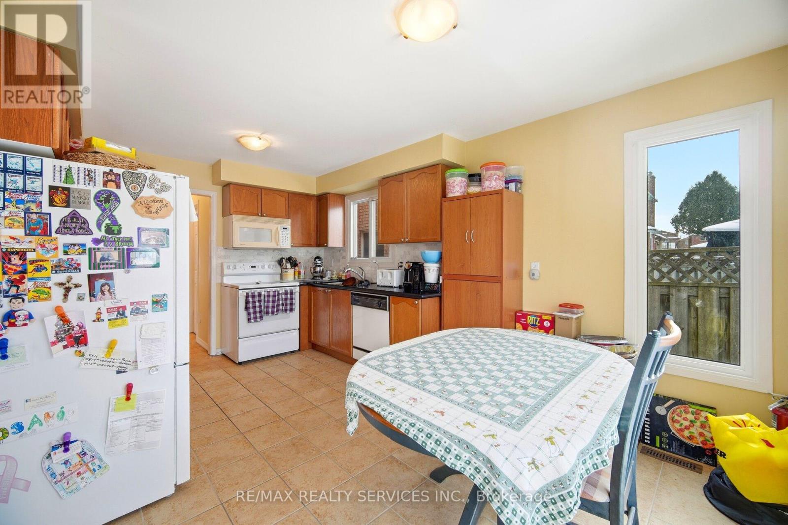 89 Candy Crescent, Brampton, Ontario  L6X 3T6 - Photo 15 - W12786838