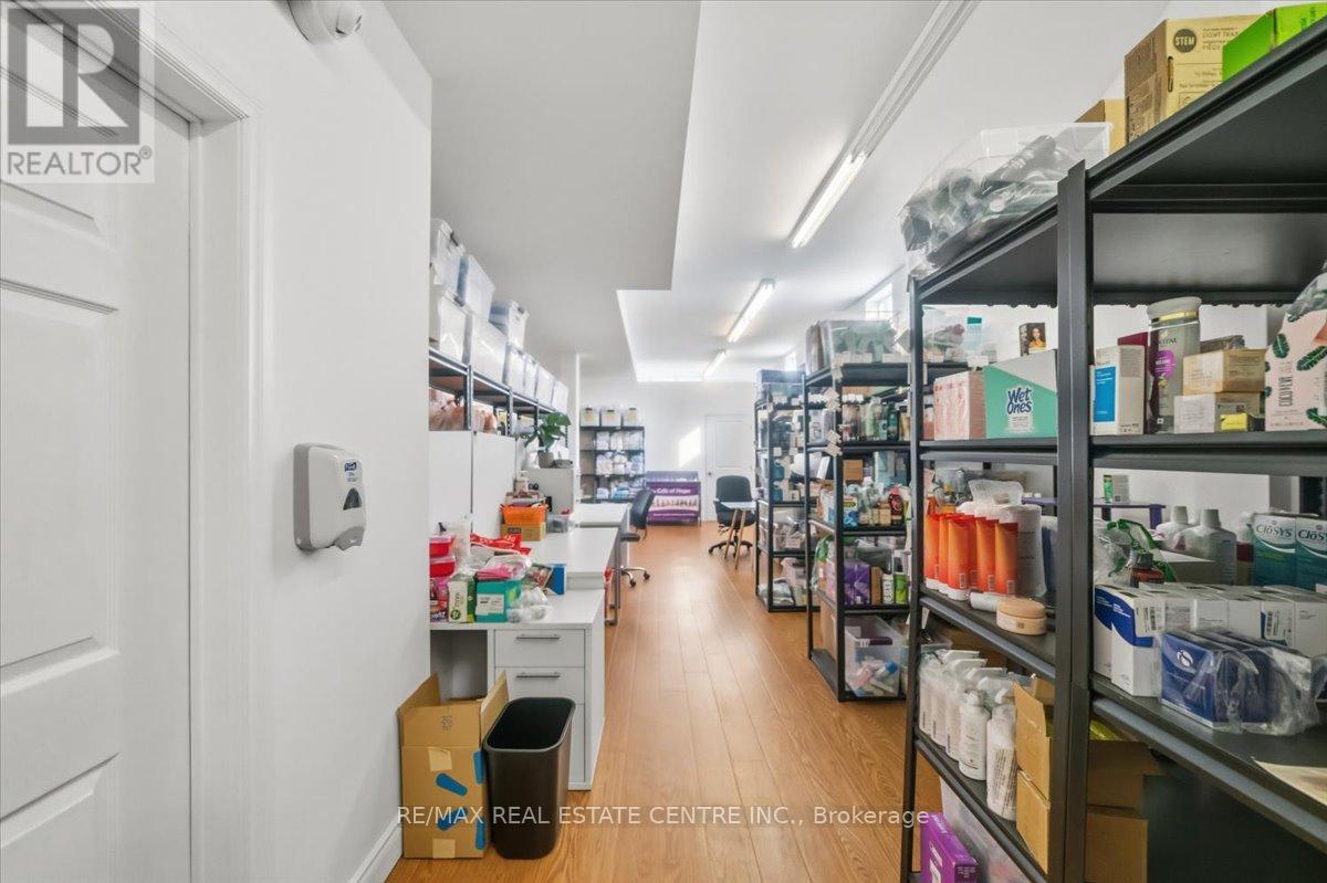 1548 King Street E, Hamilton, Ontario  L8K 1S9 - Photo 6 - X12787452