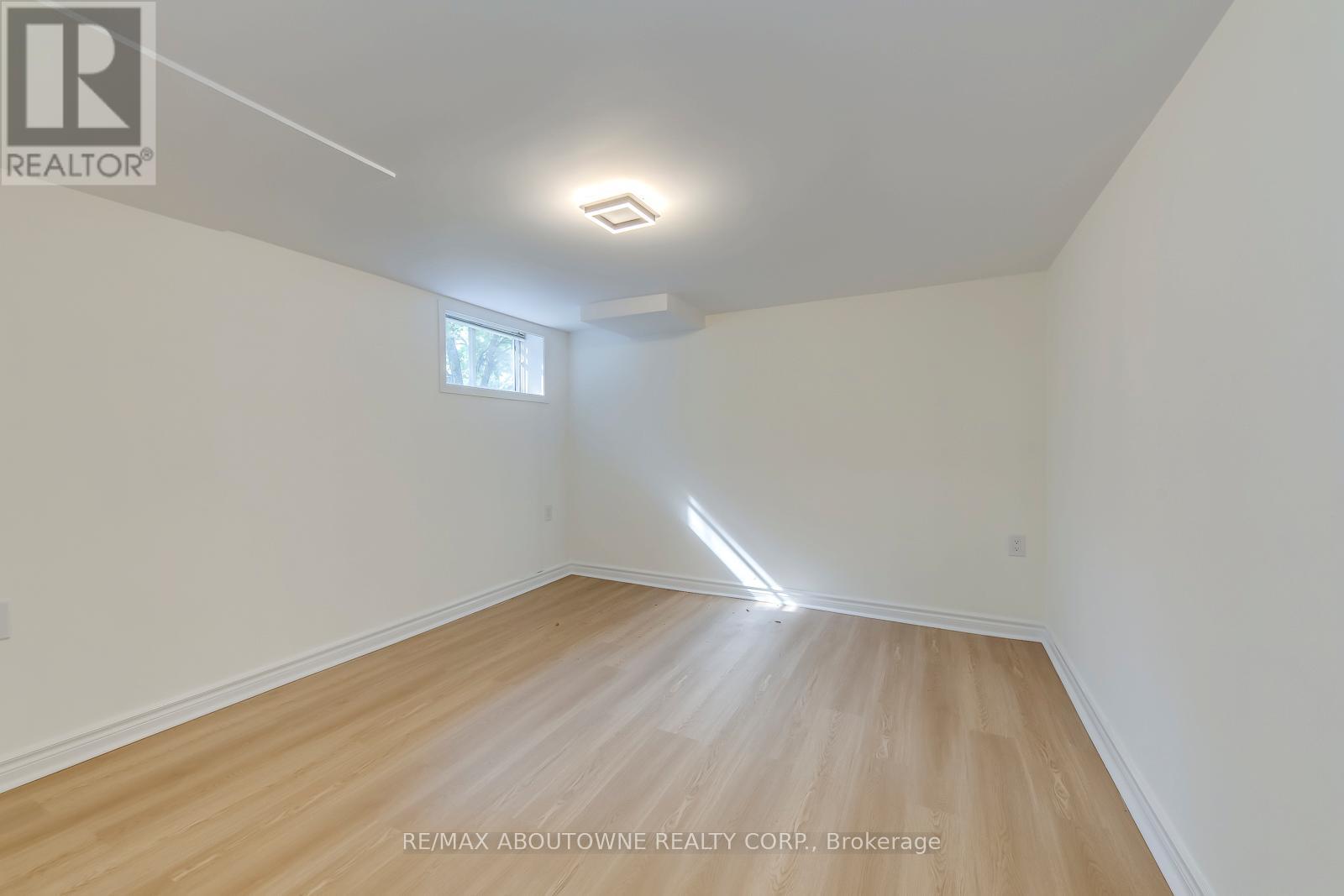 Lower - 255 Weldon Avenue, Oakville, Ontario  L6K 2H9 - Photo 11 - W12787782