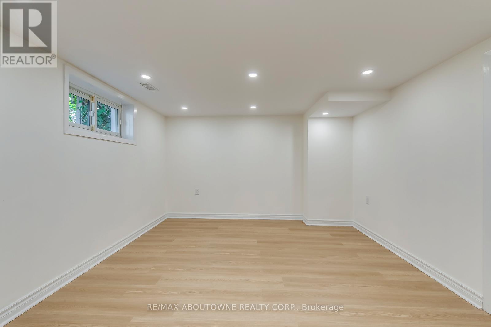 Lower - 255 Weldon Avenue, Oakville, Ontario  L6K 2H9 - Photo 9 - W12787782