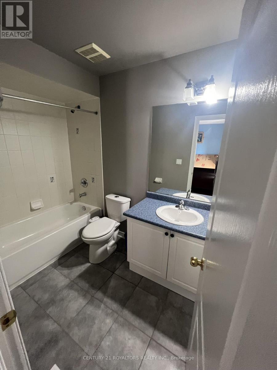 55 Richgrove Drive, Brampton, Ontario  L6P 1X6 - Photo 12 - W12787810