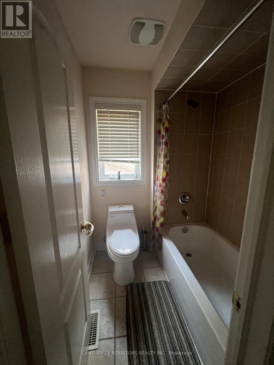 55 Richgrove Drive, Brampton, Ontario  L6P 1X6 - Photo 3 - W12787810