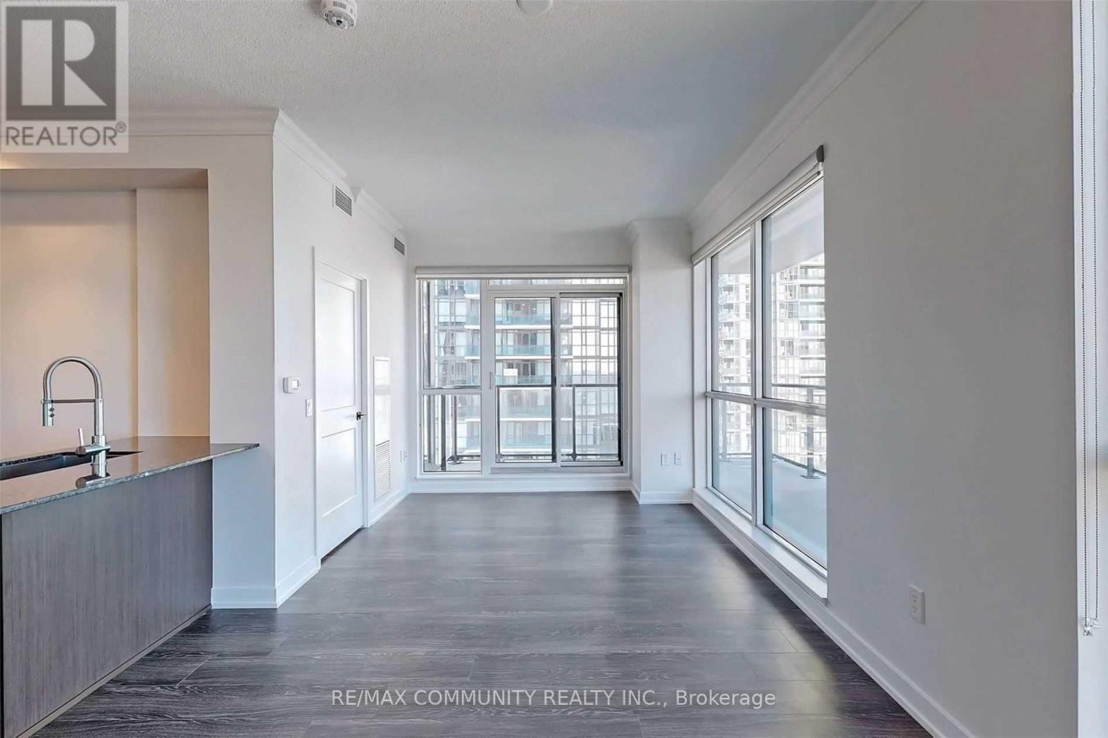 1207 - 4085 Parkside Village Drive, Mississauga, Ontario  L5B 0K9 - Photo 11 - W12787880