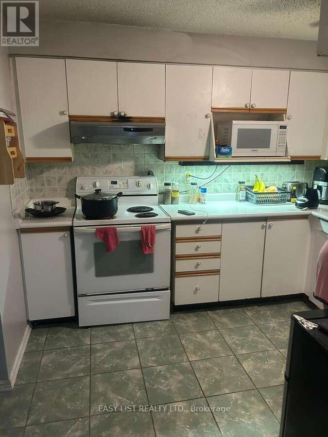 910 - 61 Markbrook Lane, Toronto, Ontario  M9V 5E7 - Photo 6 - W12787898