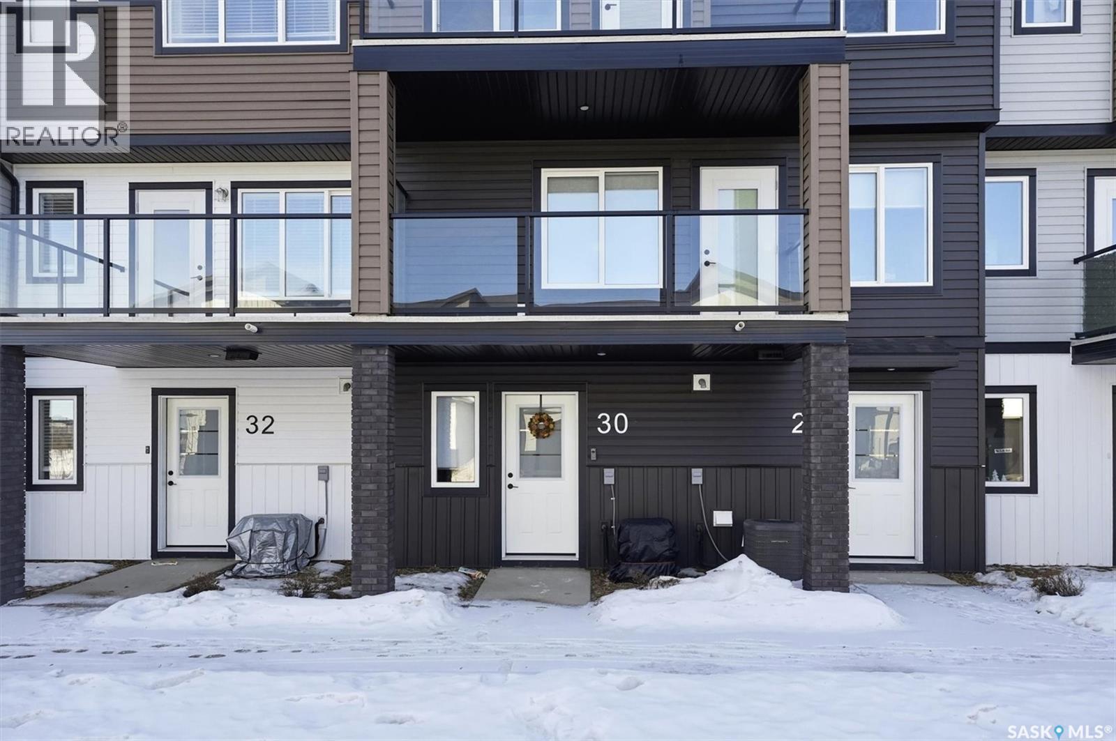 30 651 Dubois Crescent, Saskatoon, Saskatchewan  S7V 1N3 - Photo 2 - SK028559