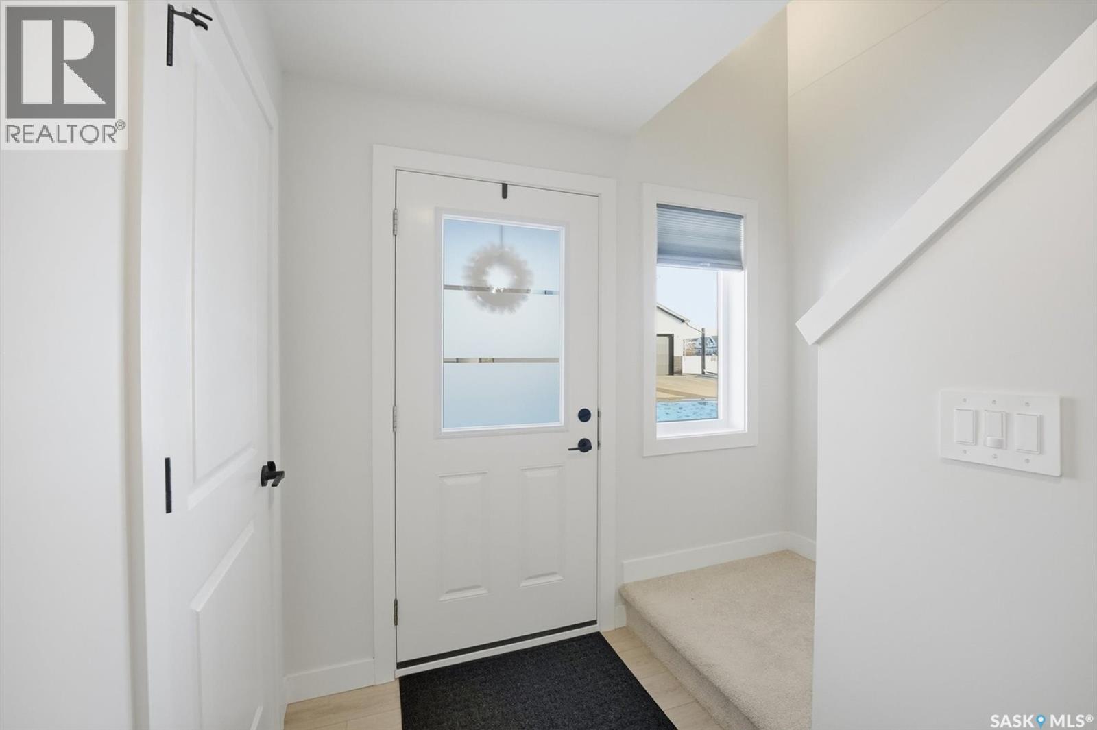 30 651 Dubois Crescent, Saskatoon, Saskatchewan  S7V 1N3 - Photo 4 - SK028559