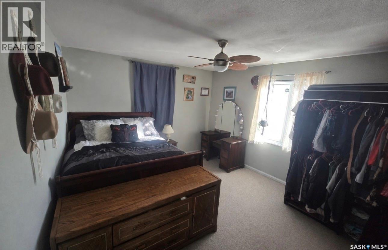 2014 1st Street N, Rockglen, Saskatchewan  S0H 3R0 - Photo 9 - SK028558