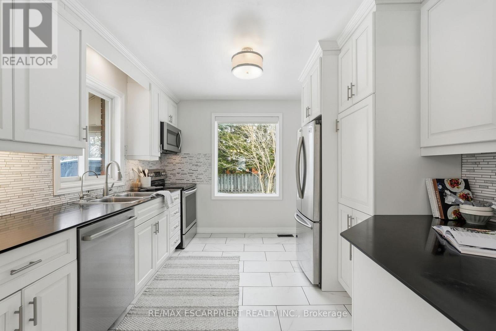 15 Mulock Avenue, Hamilton, Ontario  L8T 1H4 - Photo 14 - X12787780