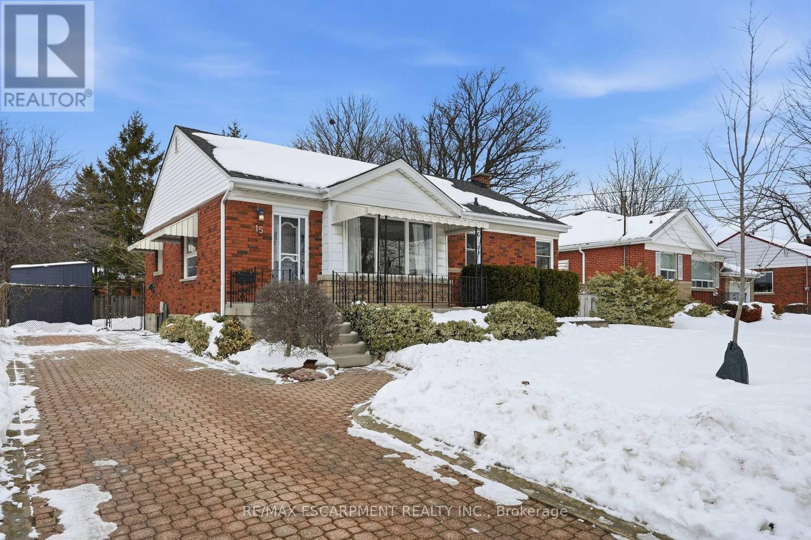 15 Mulock Avenue, Hamilton, Ontario  L8T 1H4 - Photo 3 - X12787780