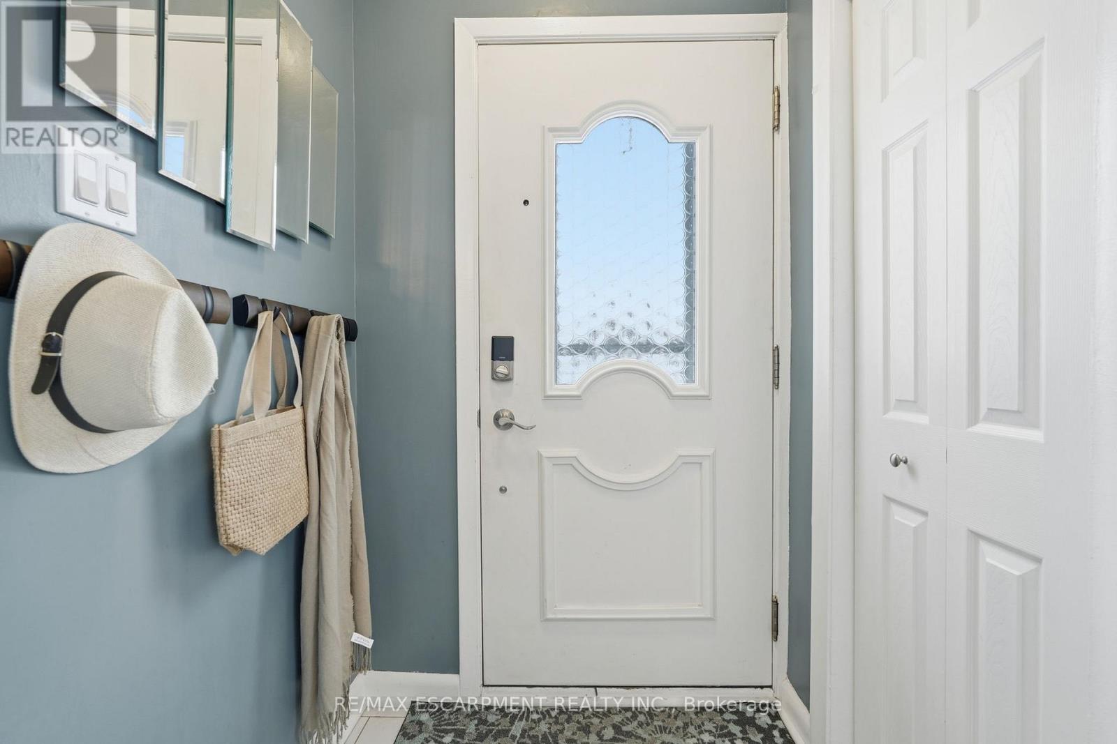 15 Mulock Avenue, Hamilton, Ontario  L8T 1H4 - Photo 6 - X12787780