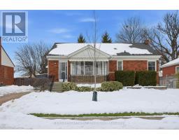 15 MULOCK AVENUE, Hamilton, Ontario