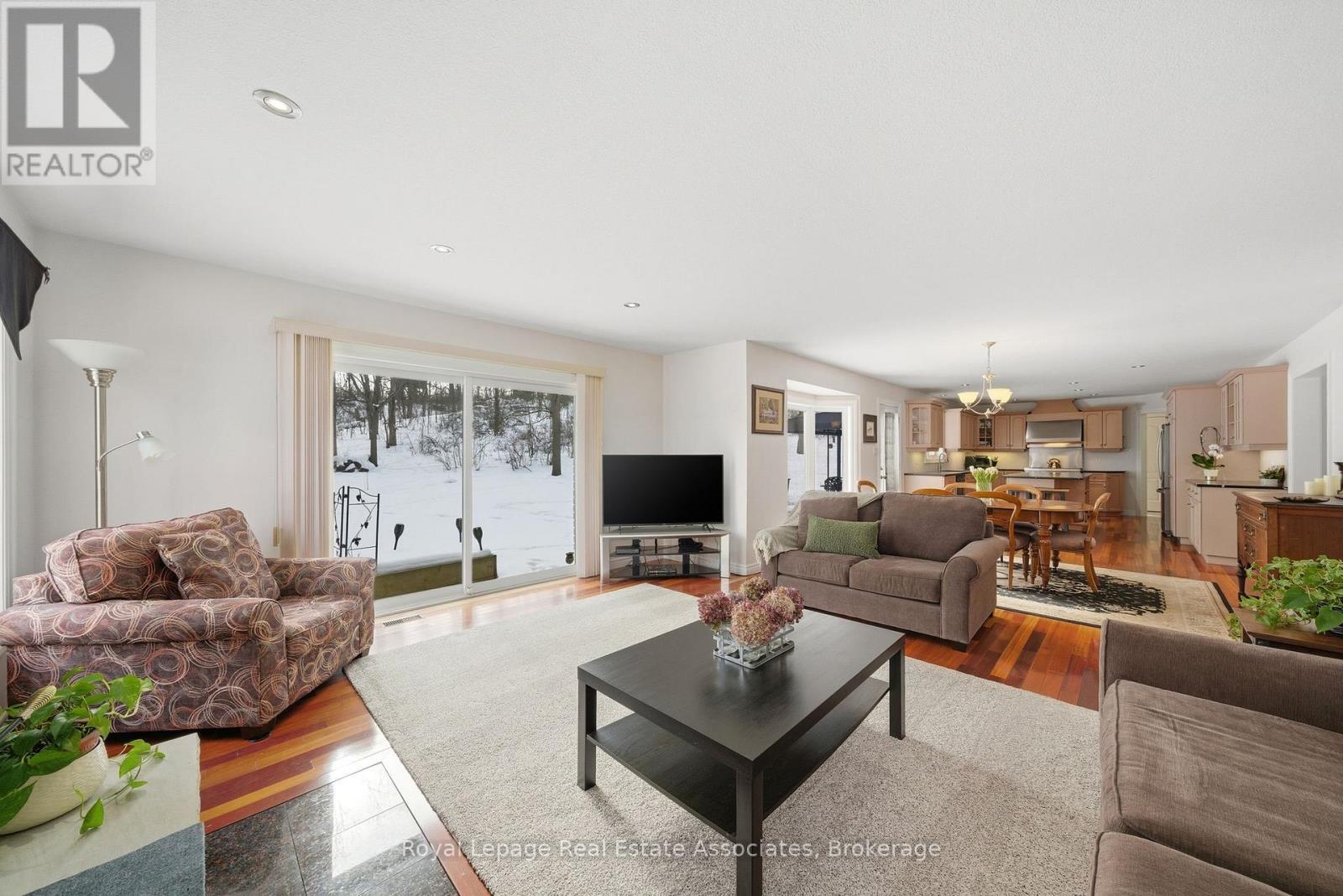 86 Ridge Road E, Grimsby, Ontario  L3M 4E7 - Photo 11 - X12787878