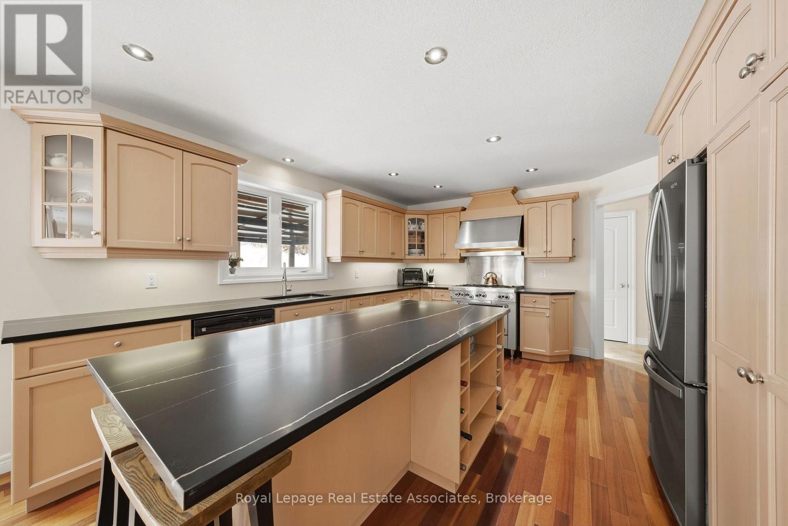 86 Ridge Road E, Grimsby, Ontario  L3M 4E7 - Photo 17 - X12787878