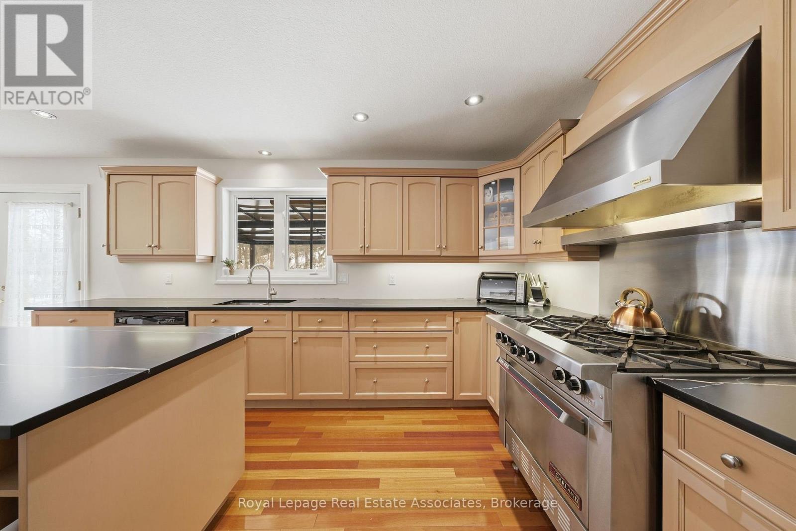 86 Ridge Road E, Grimsby, Ontario  L3M 4E7 - Photo 18 - X12787878