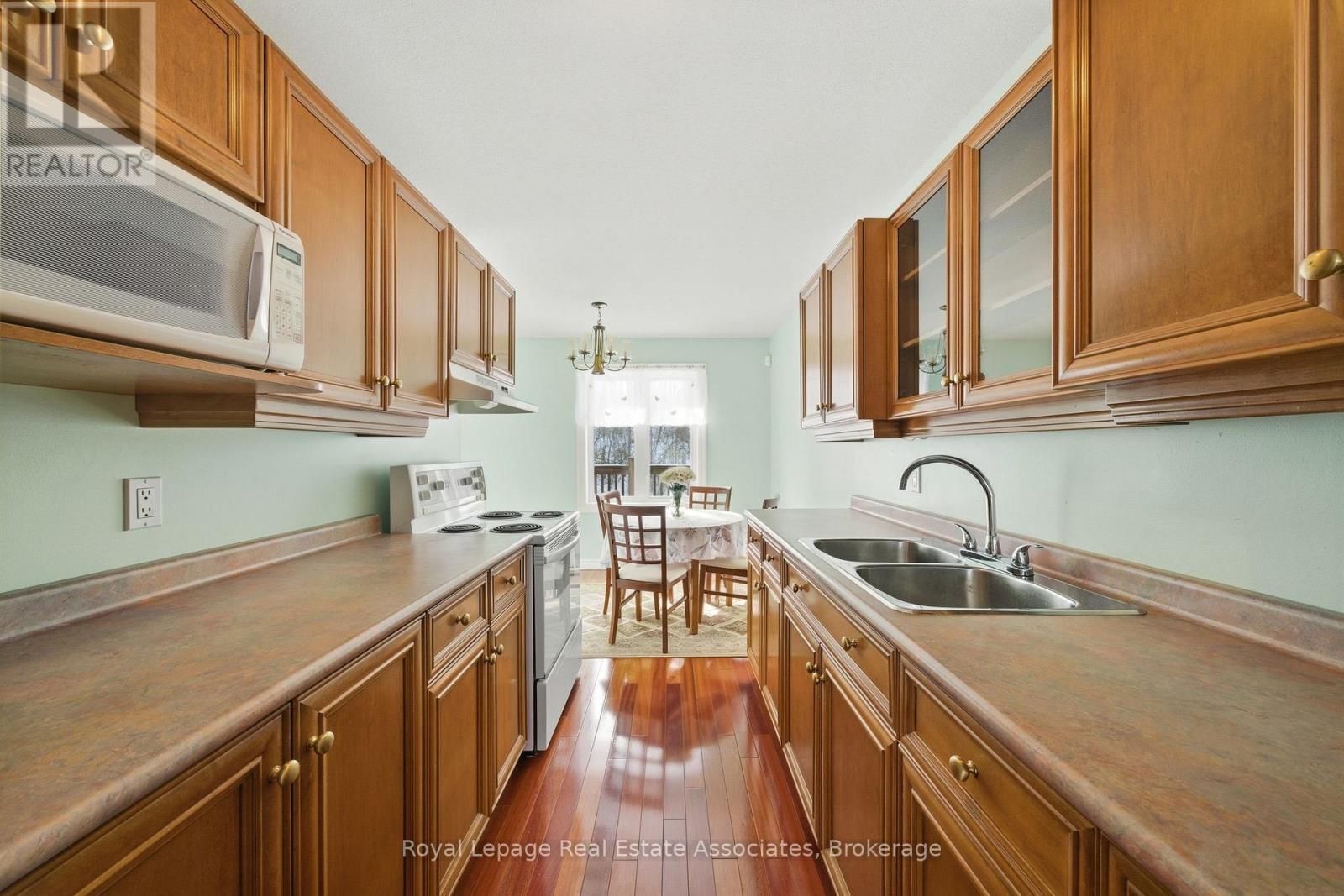 86 Ridge Road E, Grimsby, Ontario  L3M 4E7 - Photo 33 - X12787878