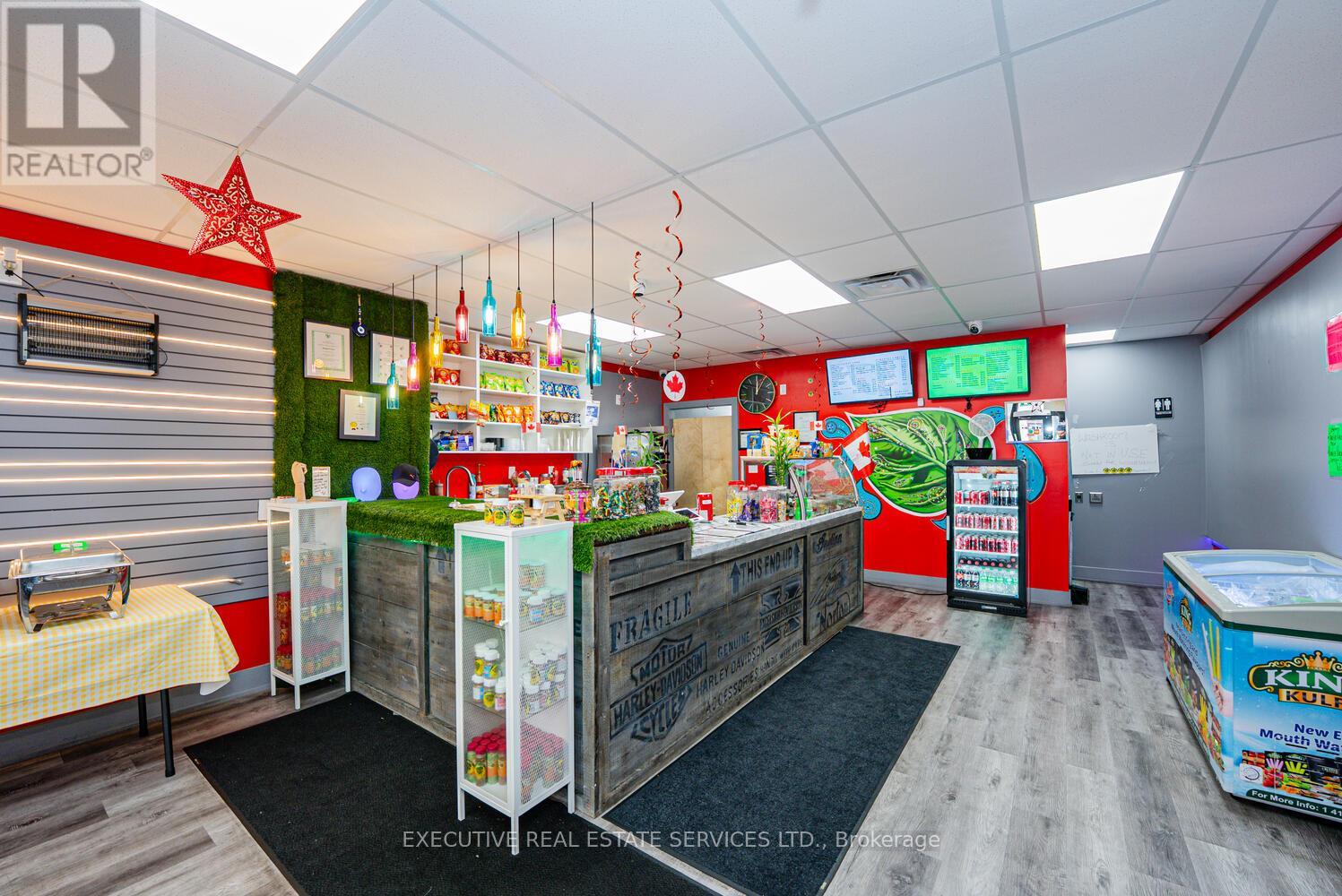 4681 Queen Street, Niagara Falls (Downtown), Ontario  L2E 2L9 - Photo 27 - X12787952