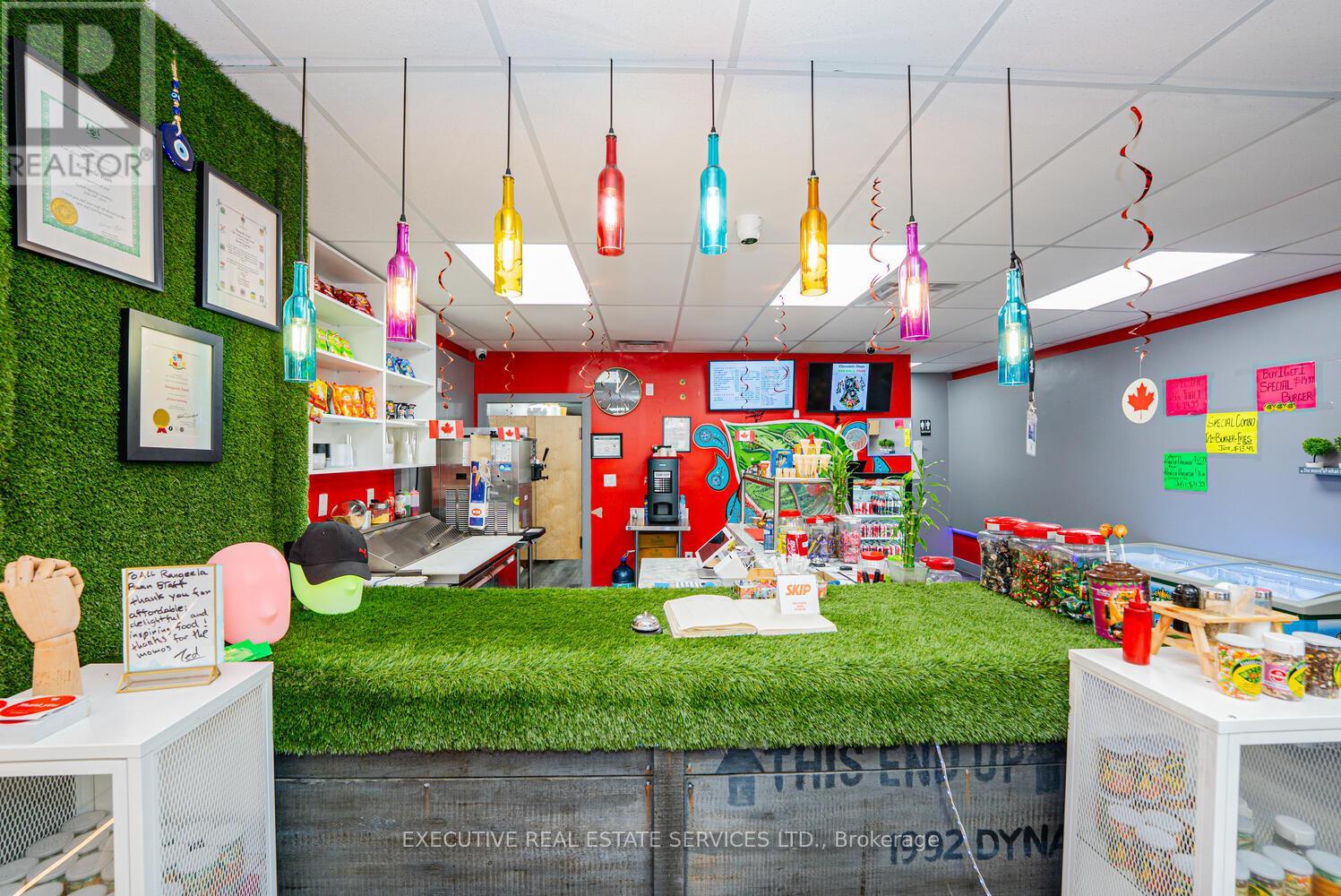 4681 Queen Street, Niagara Falls (Downtown), Ontario  L2E 2L9 - Photo 30 - X12787952