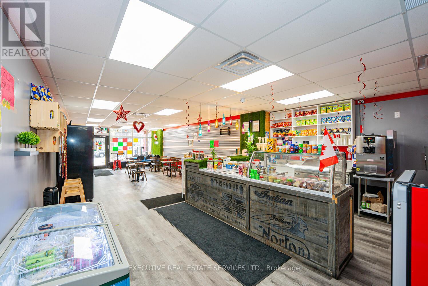 4681 Queen Street, Niagara Falls (Downtown), Ontario  L2E 2L9 - Photo 32 - X12787952