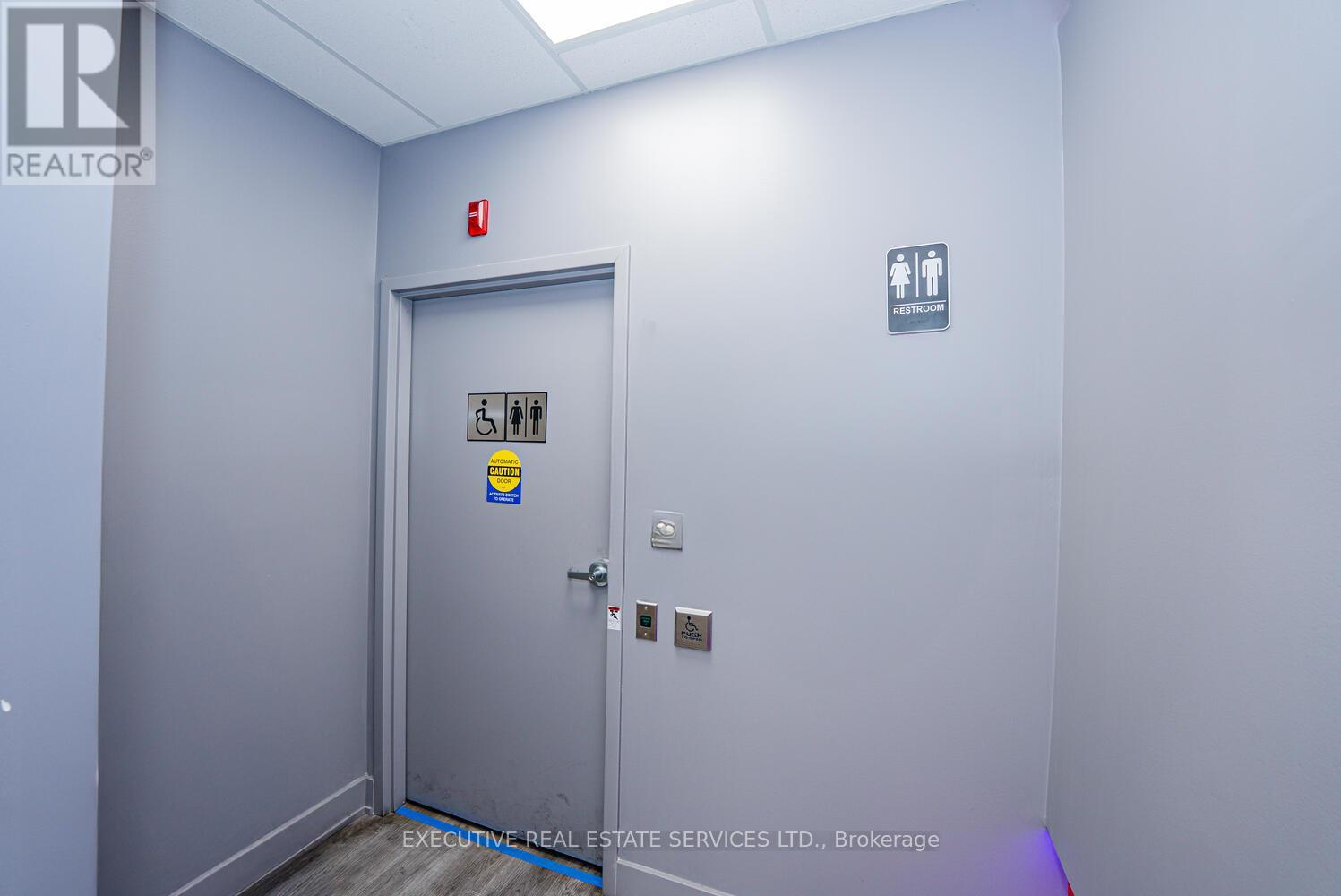 4681 Queen Street, Niagara Falls (Downtown), Ontario  L2E 2L9 - Photo 35 - X12787952