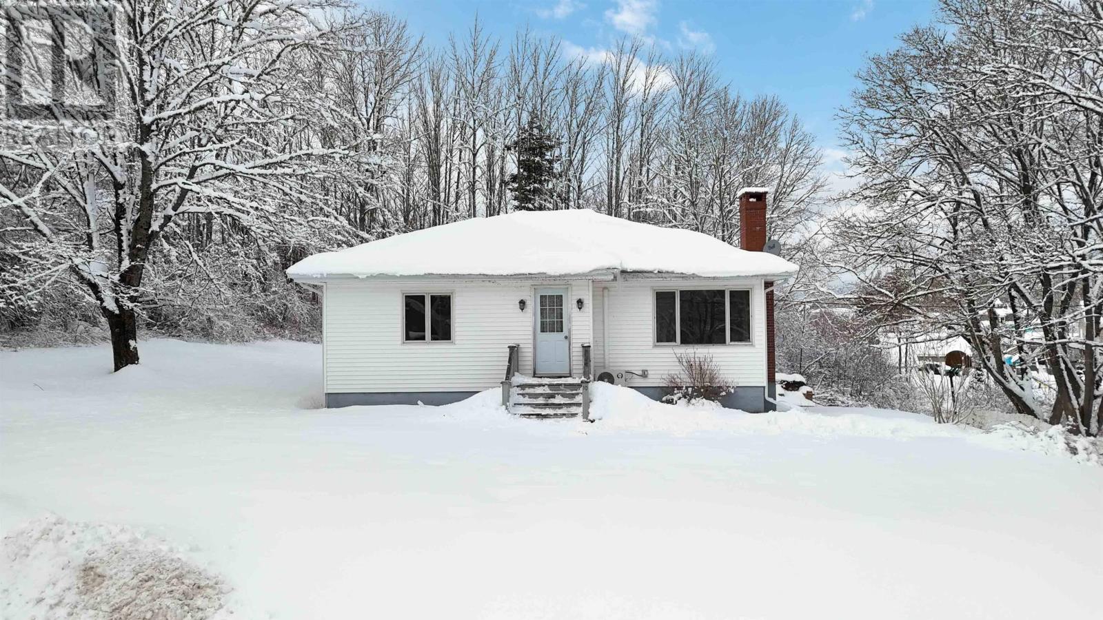 10 West Caledonia Road, Caledonia, Nova Scotia