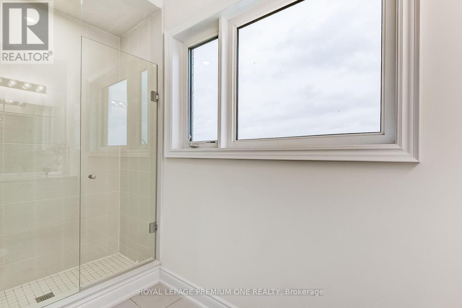 117 Tennant Circle, Vaughan, Ontario  L4H 5L5 - Photo 30 - N12669126