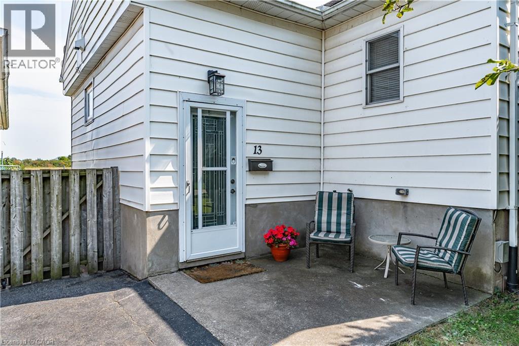 13 Craig Boulevard, Grimsby, Ontario  L3M 4C2 - Photo 3 - 40804829