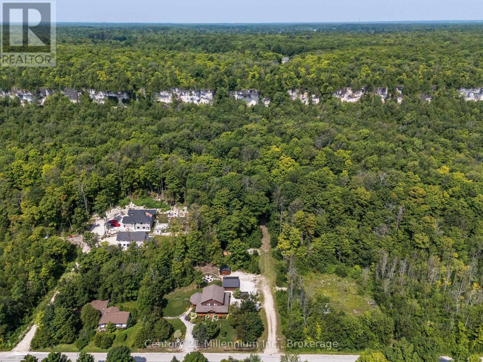 647 Mallory Beach Road, South Bruce Peninsula, Ontario  N0H 2T0 - Photo 13 - X12788058