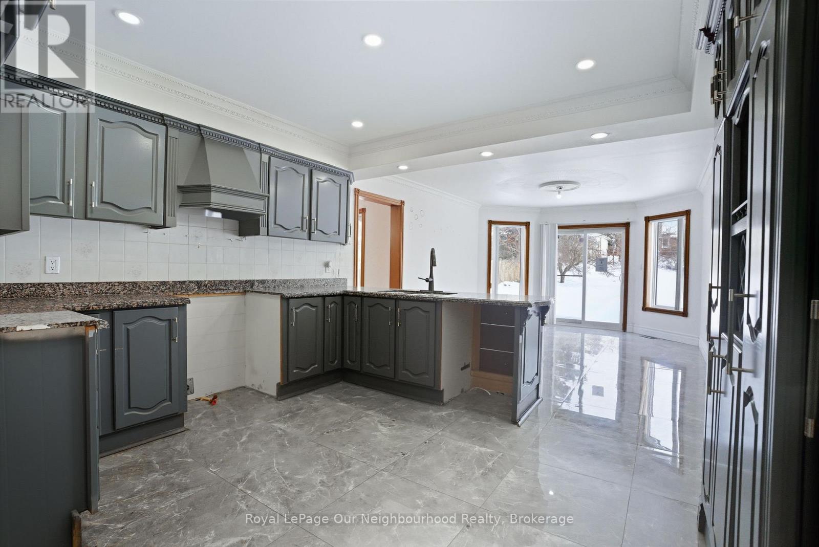 79 Elizabeth Street, Oshawa (Mclaughlin), Ontario  L1J 8H3 - Photo 12 - E12787972