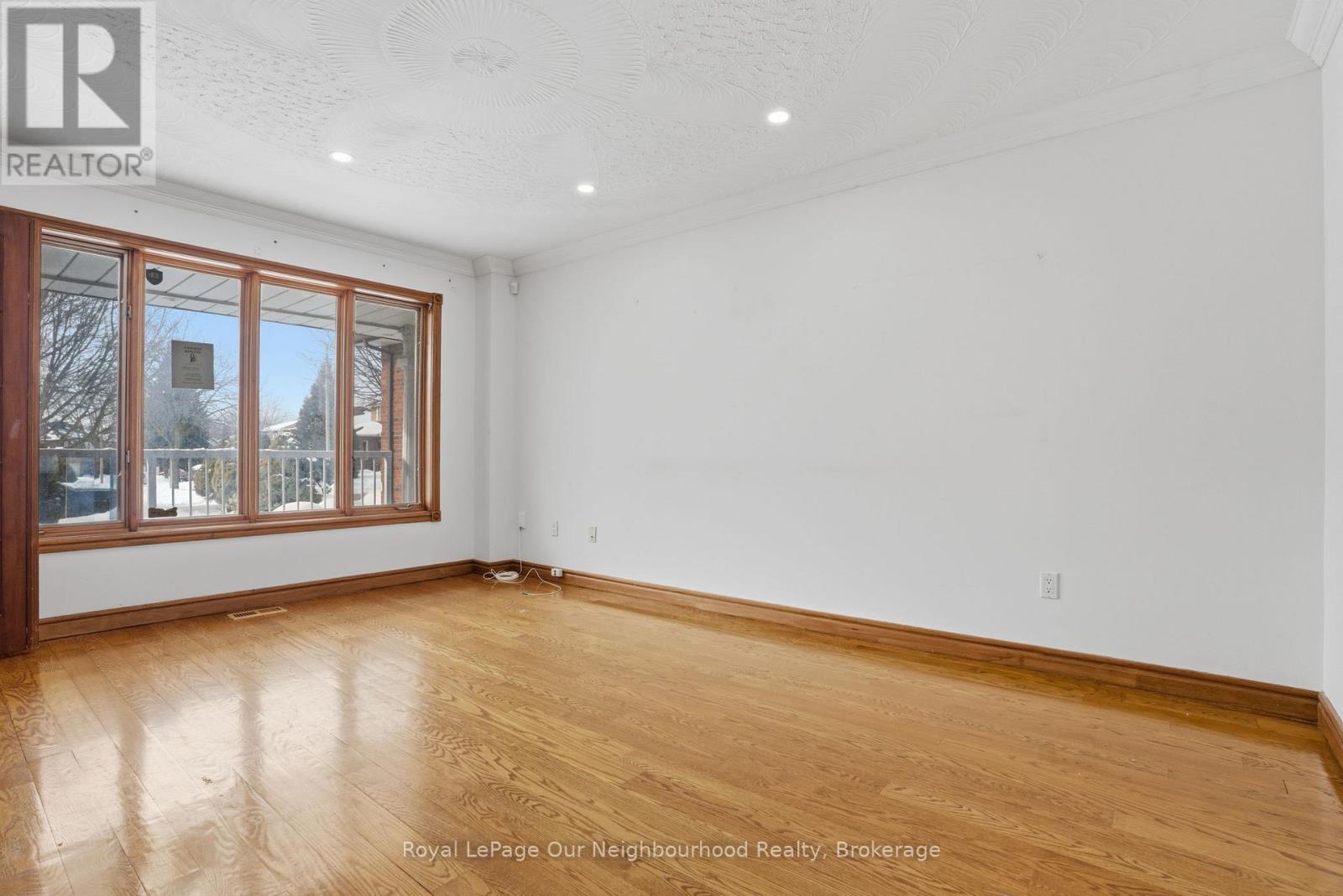 79 Elizabeth Street, Oshawa (Mclaughlin), Ontario  L1J 8H3 - Photo 6 - E12787972