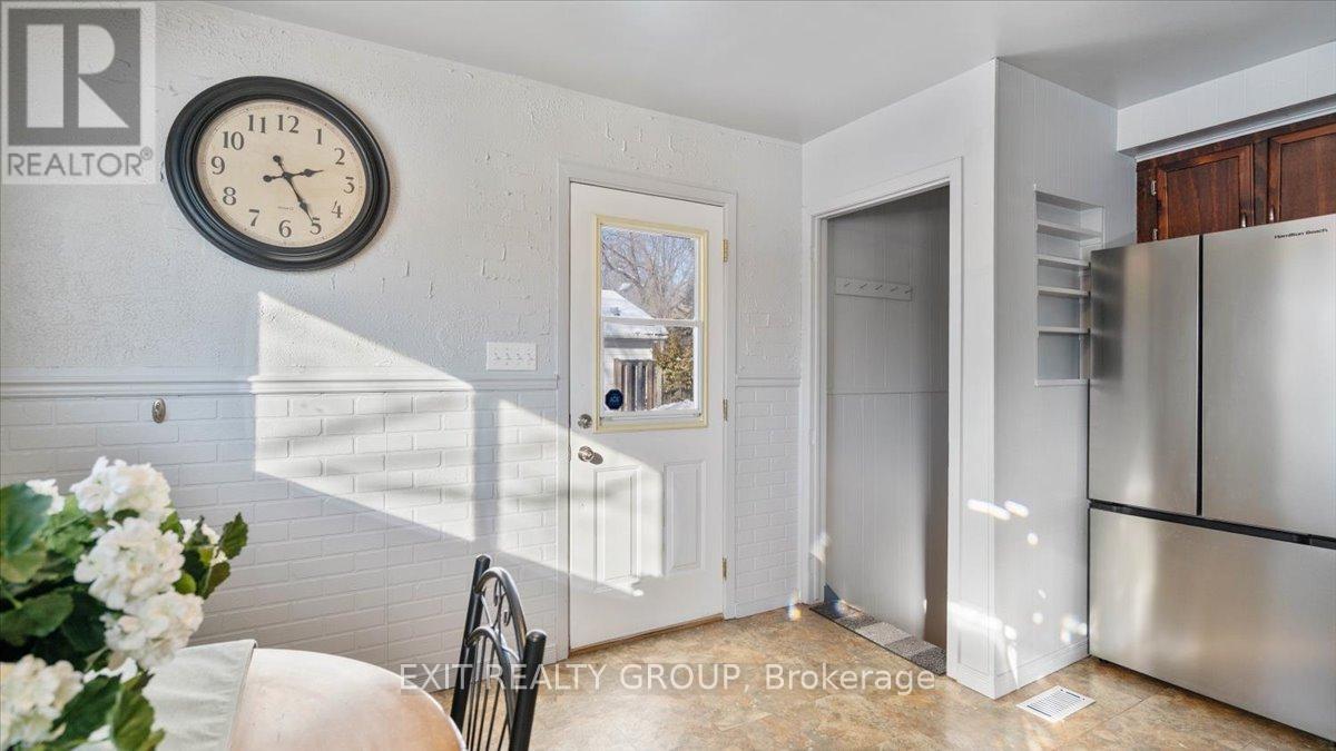 84 Chatterton Valley Crescent, Quinte West (Sidney Ward), Ontario  K0K 2B0 - Photo 2 - X12788044