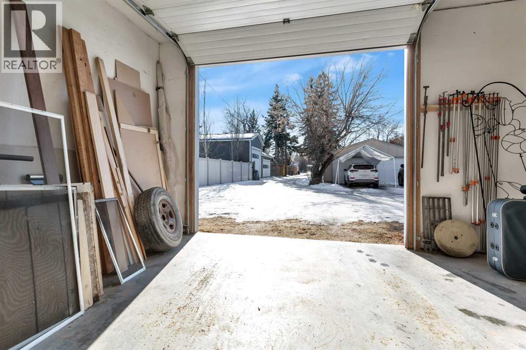 3742 44 Avenue, Red Deer, Alberta  T4N 3H5 - Photo 39 - A2285525