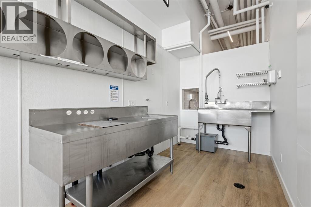 4537 Bowness Road Nw, Calgary, Alberta  T3B 0A9 - Photo 12 - A2279662