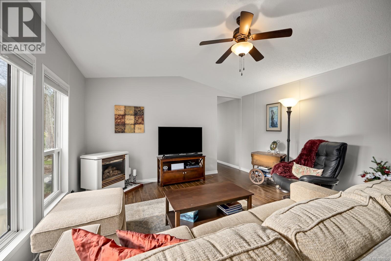 16 2140 20th St, Courtenay, British Columbia  V9N 2G6 - Photo 7 - 1025990