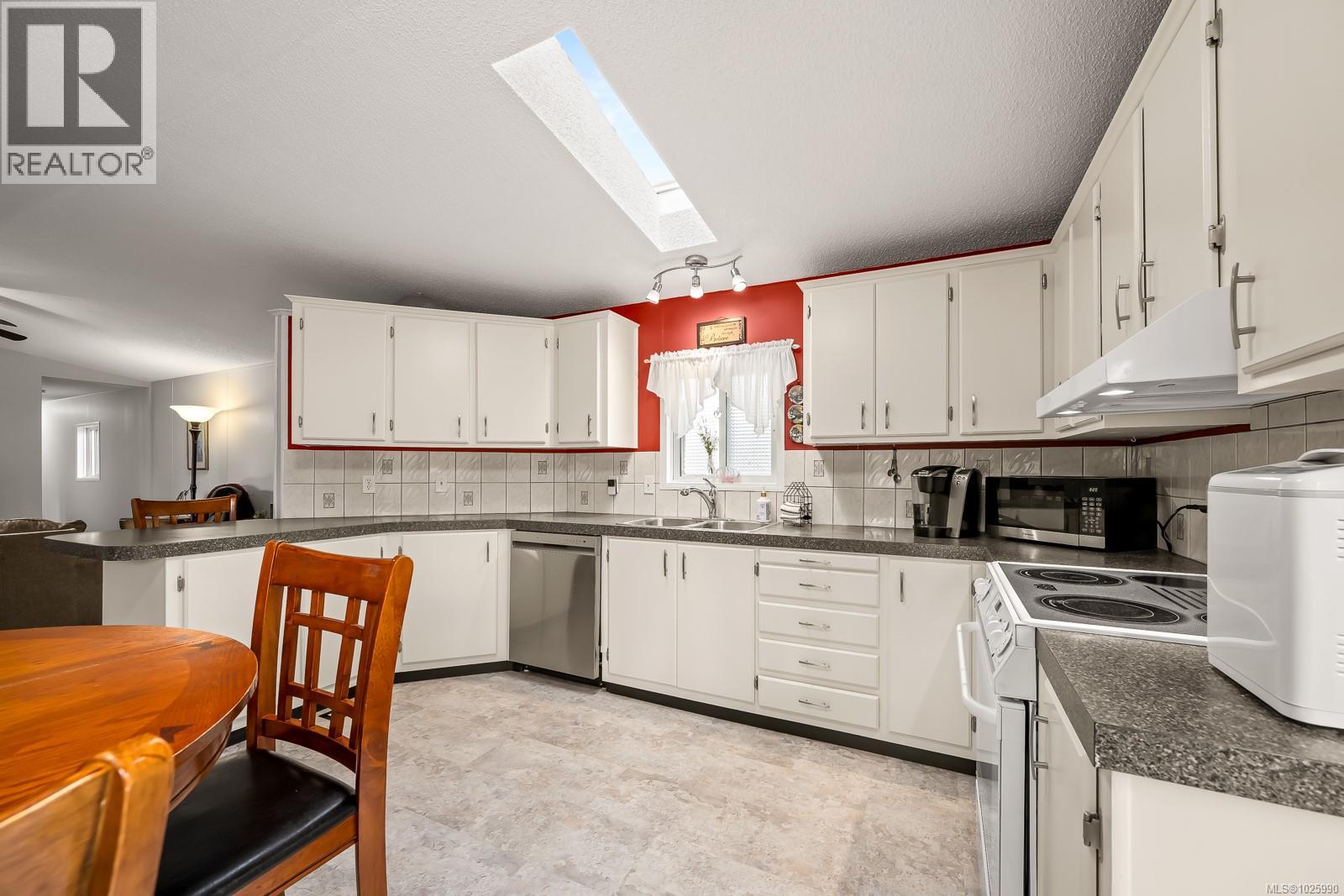 16 2140 20th St, Courtenay, British Columbia  V9N 2G6 - Photo 43 - 1025990