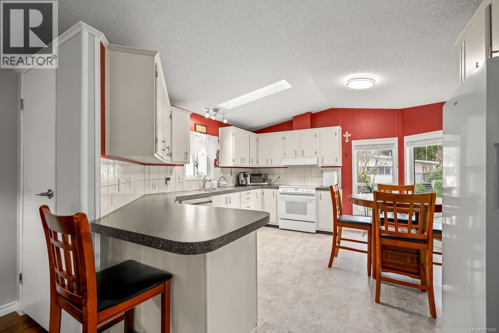 16 2140 20th St, Courtenay, British Columbia  V9N 2G6 - Photo 39 - 1025990