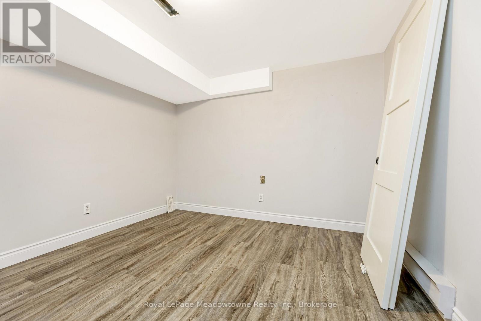 30 Cluthe Crescent, Kitchener, Ontario  N2P 1M8 - Photo 19 - X12788010