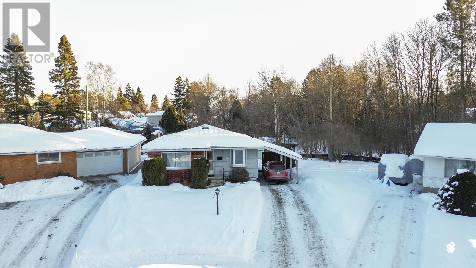 75 Manion Pl, Thunder Bay, Ontario  P7A 6Y9 - Photo 3 - TB2600237