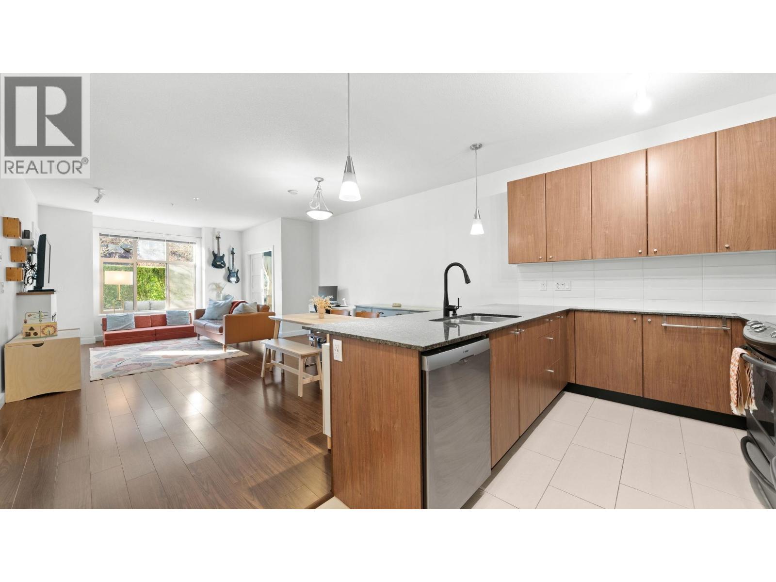 108 250 Francis Way, New Westminster, British Columbia  V3L 0E6 - Photo 6 - R3089805