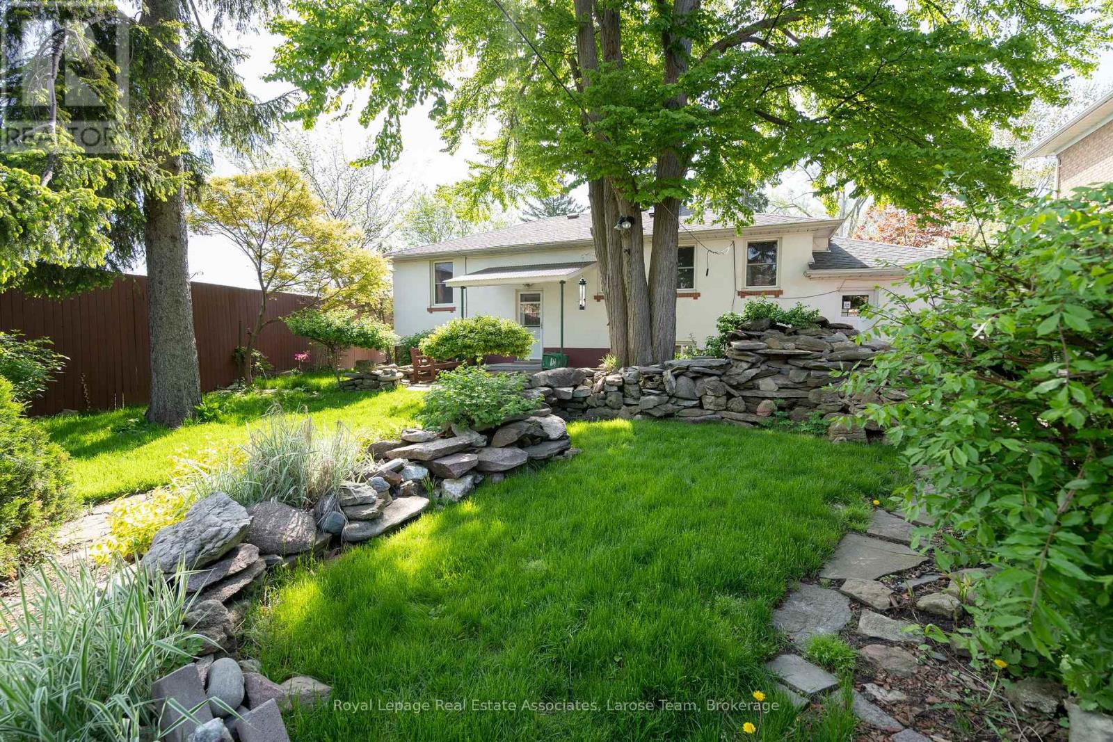 66 Minnewawa Road, Mississauga, Ontario  L5G 1C7 - Photo 20 - W12784070