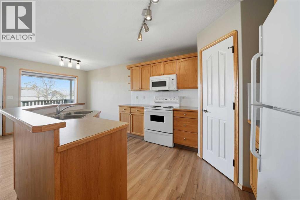 96 Addington Drive, Red Deer, Alberta  T4R 2V4 - Photo 6 - A2285322