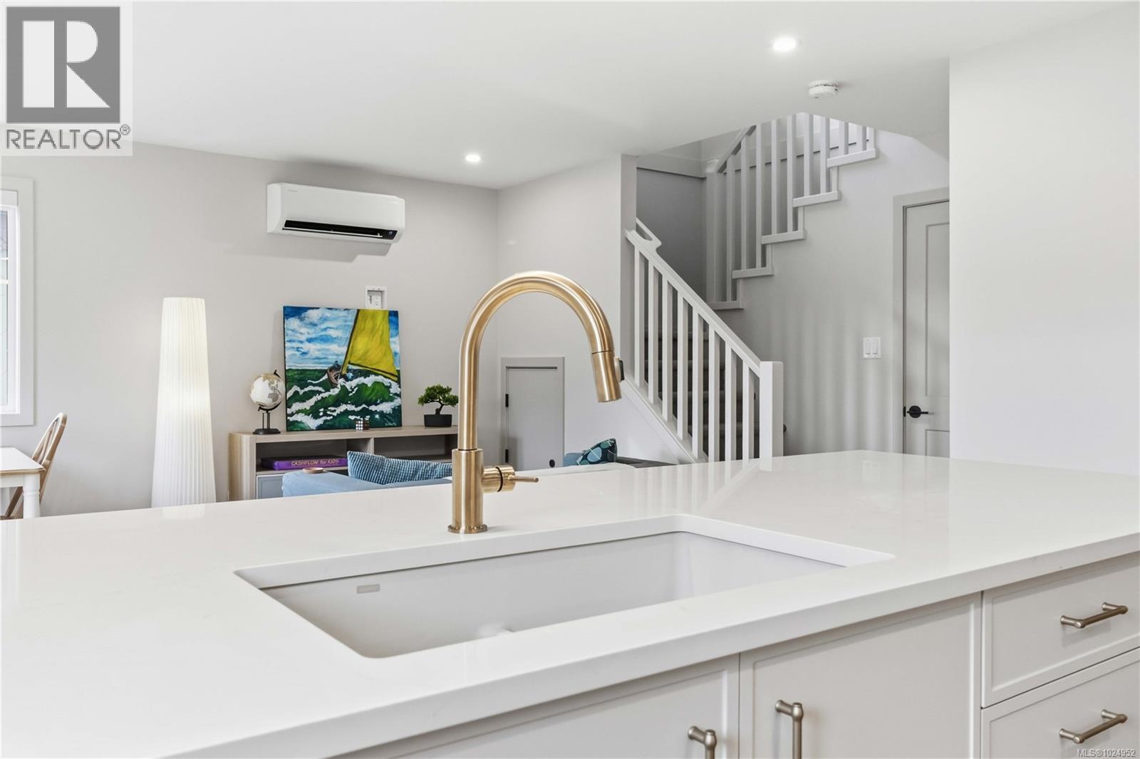 5 1789 Emerson St, Victoria, British Columbia  V8R 2C2 - Photo 20 - 1024952