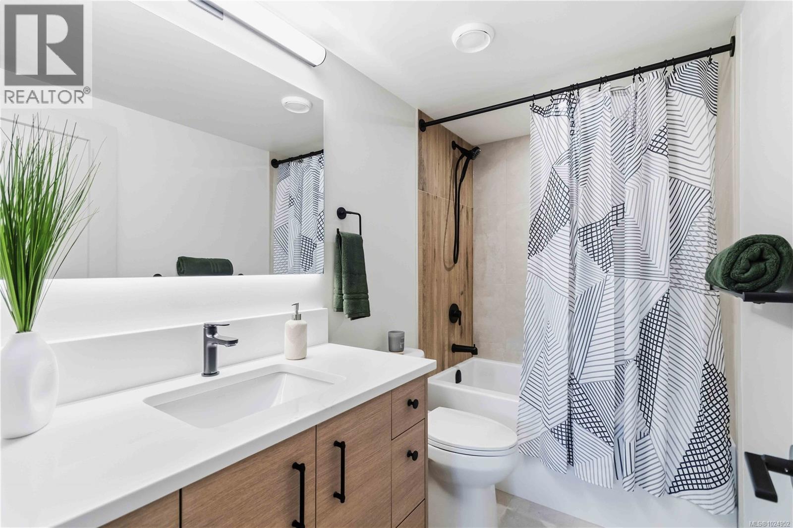 5 1789 Emerson St, Victoria, British Columbia  V8R 2C2 - Photo 23 - 1024952