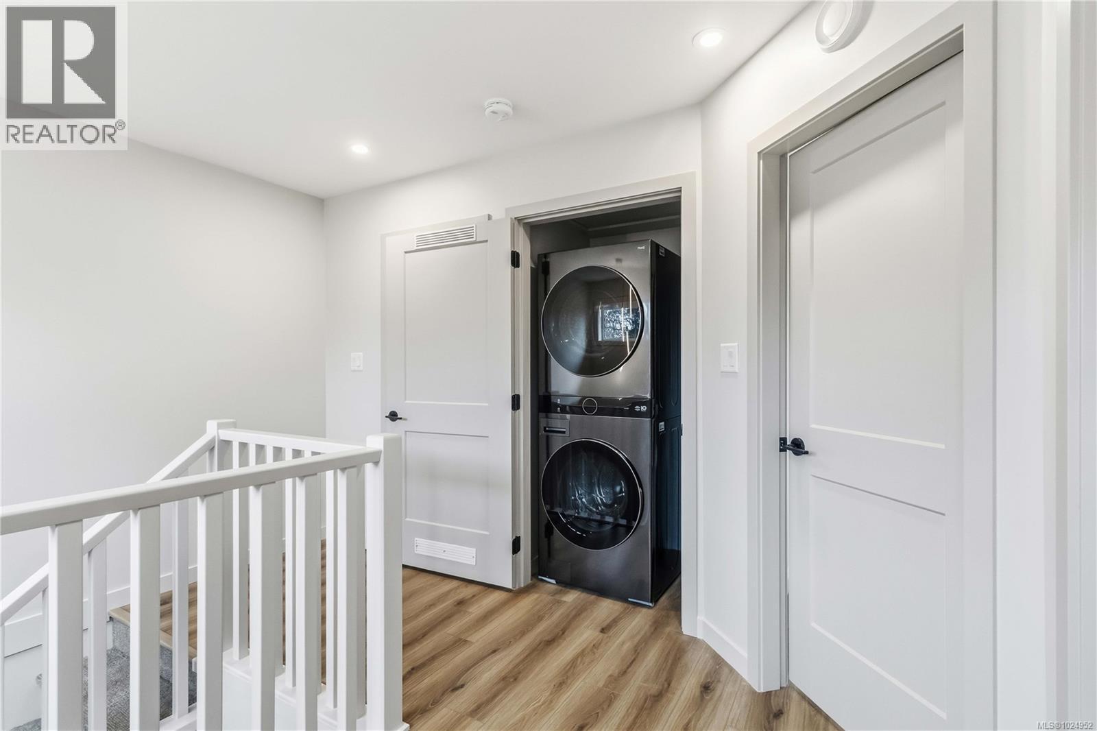 5 1789 Emerson St, Victoria, British Columbia  V8R 2C2 - Photo 33 - 1024952