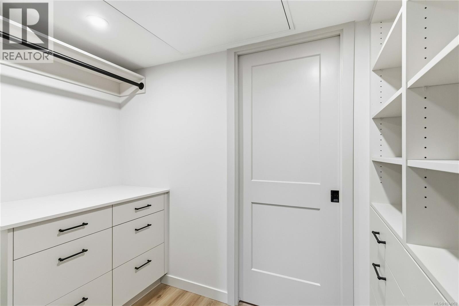 5 1789 Emerson St, Victoria, British Columbia  V8R 2C2 - Photo 56 - 1024952