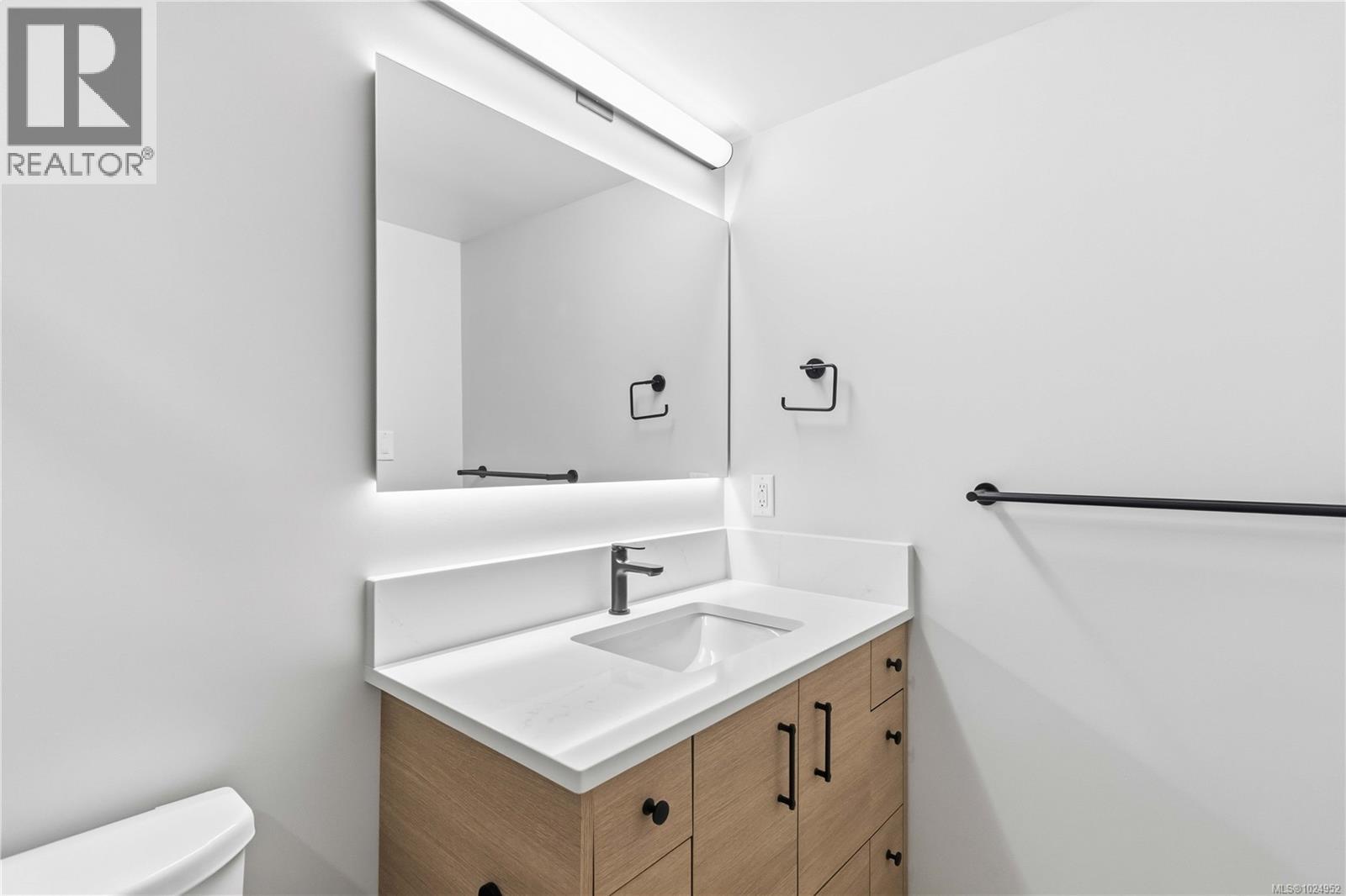 5 1789 Emerson St, Victoria, British Columbia  V8R 2C2 - Photo 57 - 1024952