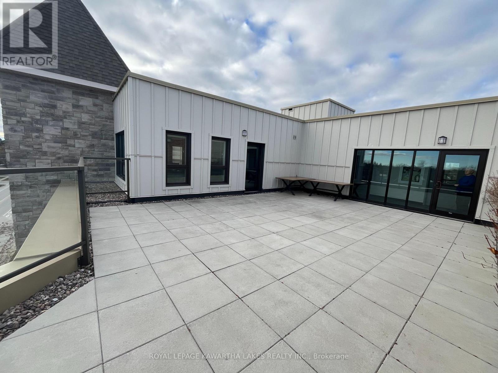 103 - 58 Glenelg Street W, Kawartha Lakes, Ontario  K9V 0M9 - Photo 46 - X12785020